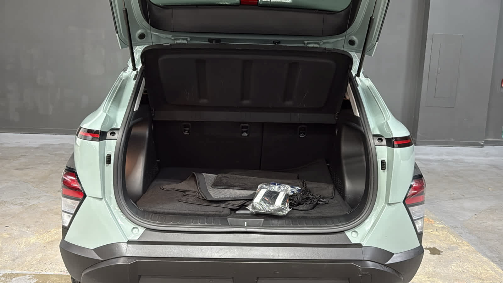 Used 2024 Hyundai Kona SEL AWD/4WD image 25
