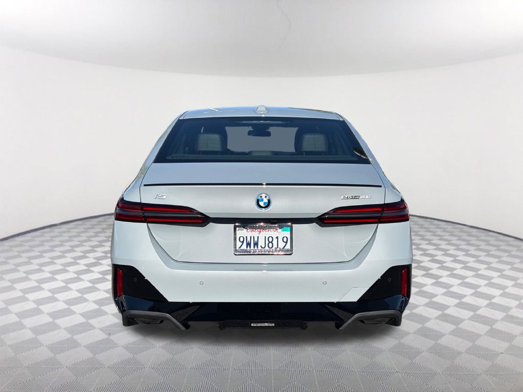 Used 2026 BMW i5 eDrive40 w/ M Sport Package RWD image 5