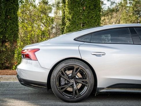 Used 2022 Audi e-tron GT Premium Plus image 13