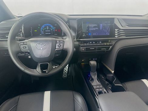 Used 2025 Toyota Camry SE image 22