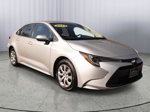 Used 2023 Toyota Corolla LE image 1