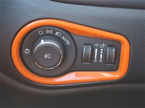 Used 2020 Jeep Renegade Latitude image 25