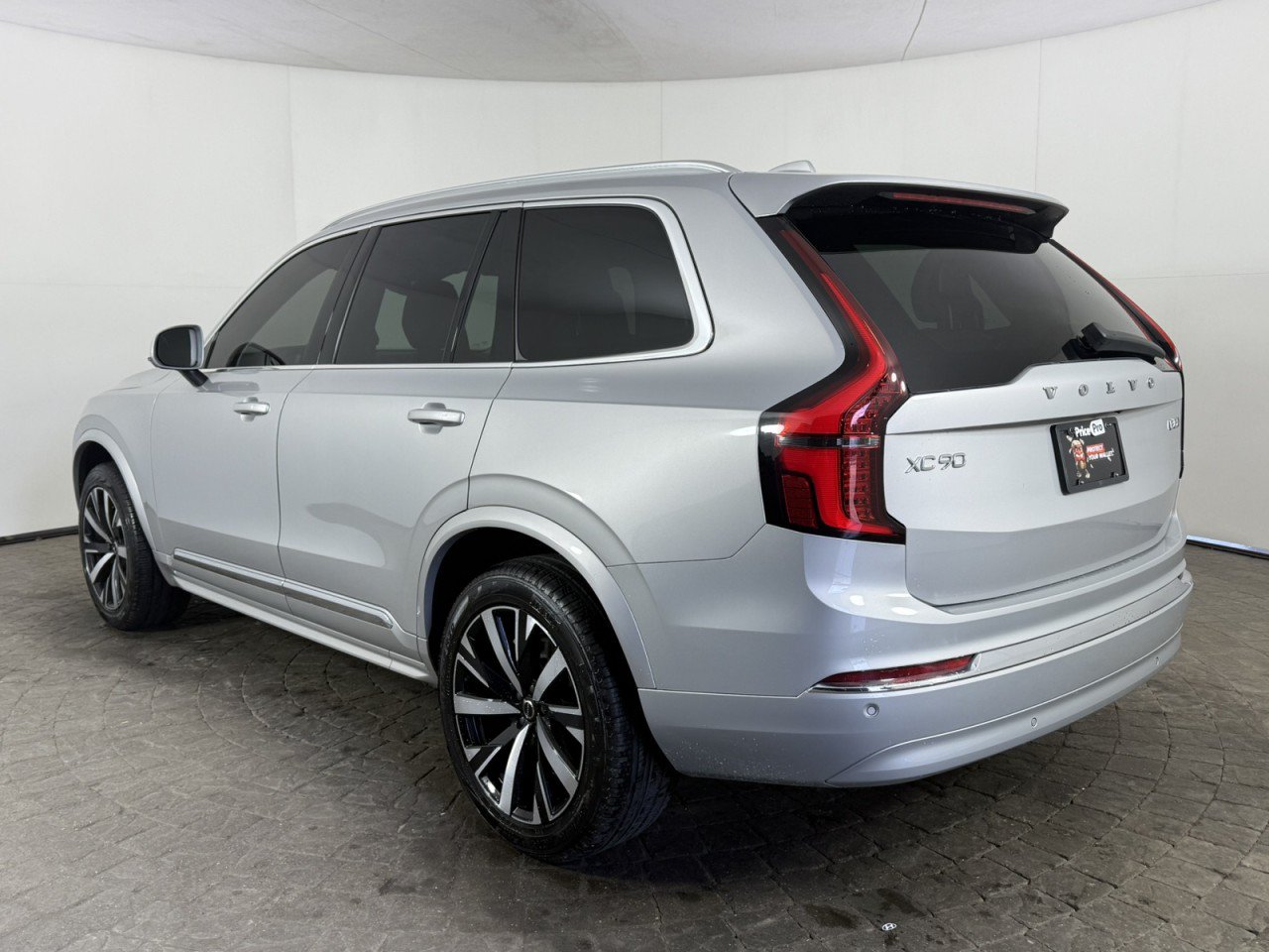 Used 2025 Volvo XC90 B5 Core AWD/4WD image 5