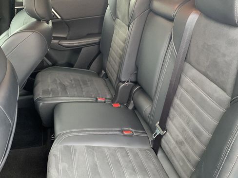 Used 2024 Mitsubishi Outlander SE image 19