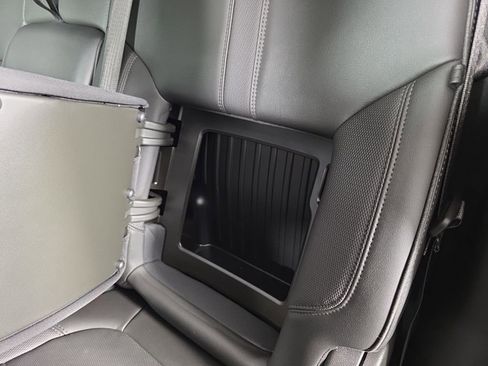 Used 2022 Chevrolet Silverado 1500 High Country image 34