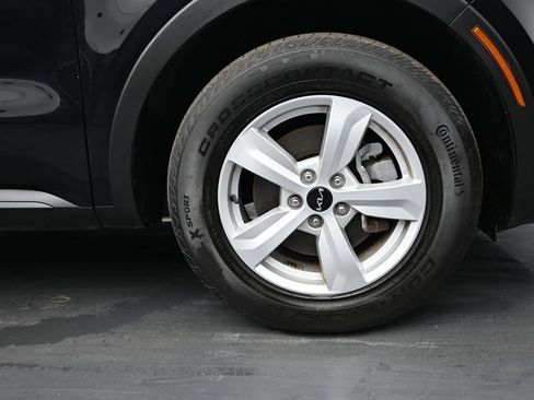 Used 2023 Kia Sorento LX image 10