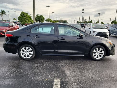 Certified 2025 Toyota Corolla LE image 8