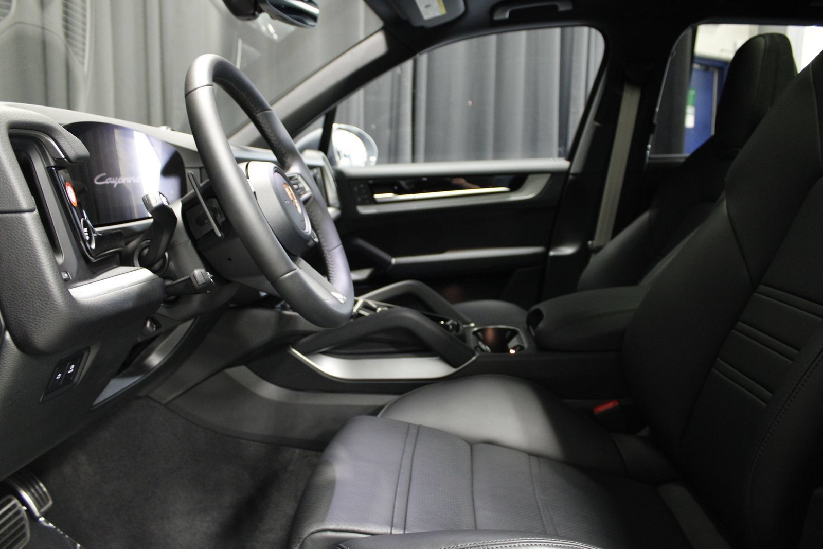 Certified 2026 Porsche Cayenne E-Hybrid AWD/4WD image 30