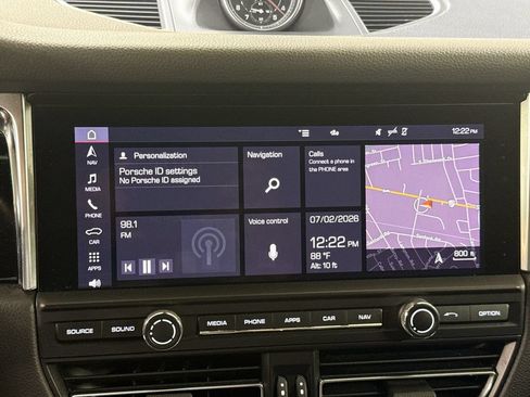 Certified 2020 Porsche Macan AWD/4WD image 16