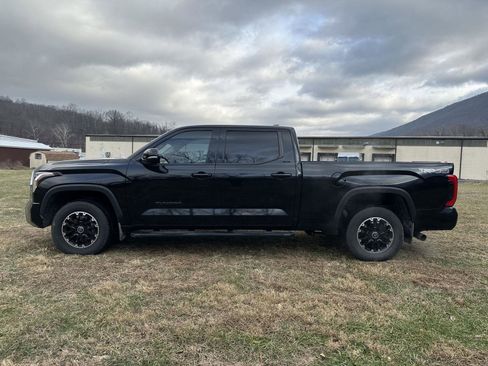Used 2022 Toyota Tundra SR5 image 4