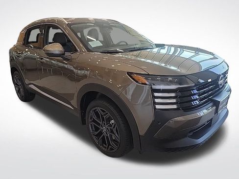 New 2025 Nissan Kicks SR w/ SR Premium Package image 7