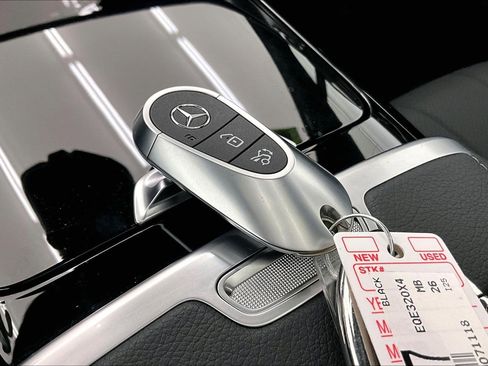 Used 2026 Mercedes-Benz EQE 320 4MATIC SUV image 11