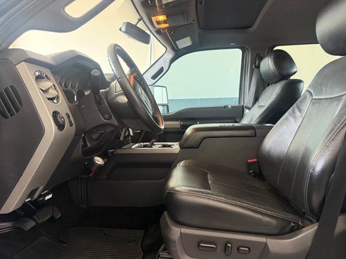 Used 2016 Ford F250 Lariat w/ Lariat Ultimate Package AWD/4WD image 35