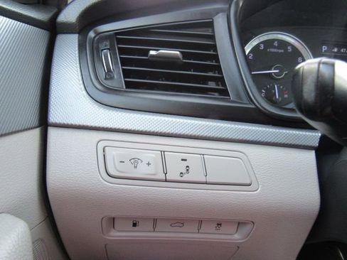 Used 2018 Hyundai Sonata SEL image 15