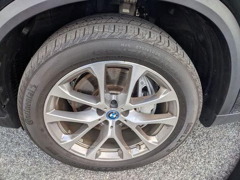 Used 2025 BMW X5 xDrive50e w/ Premium Package AWD/4WD image 26