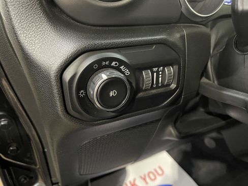 Used 2022 Jeep Wrangler Willys image 15