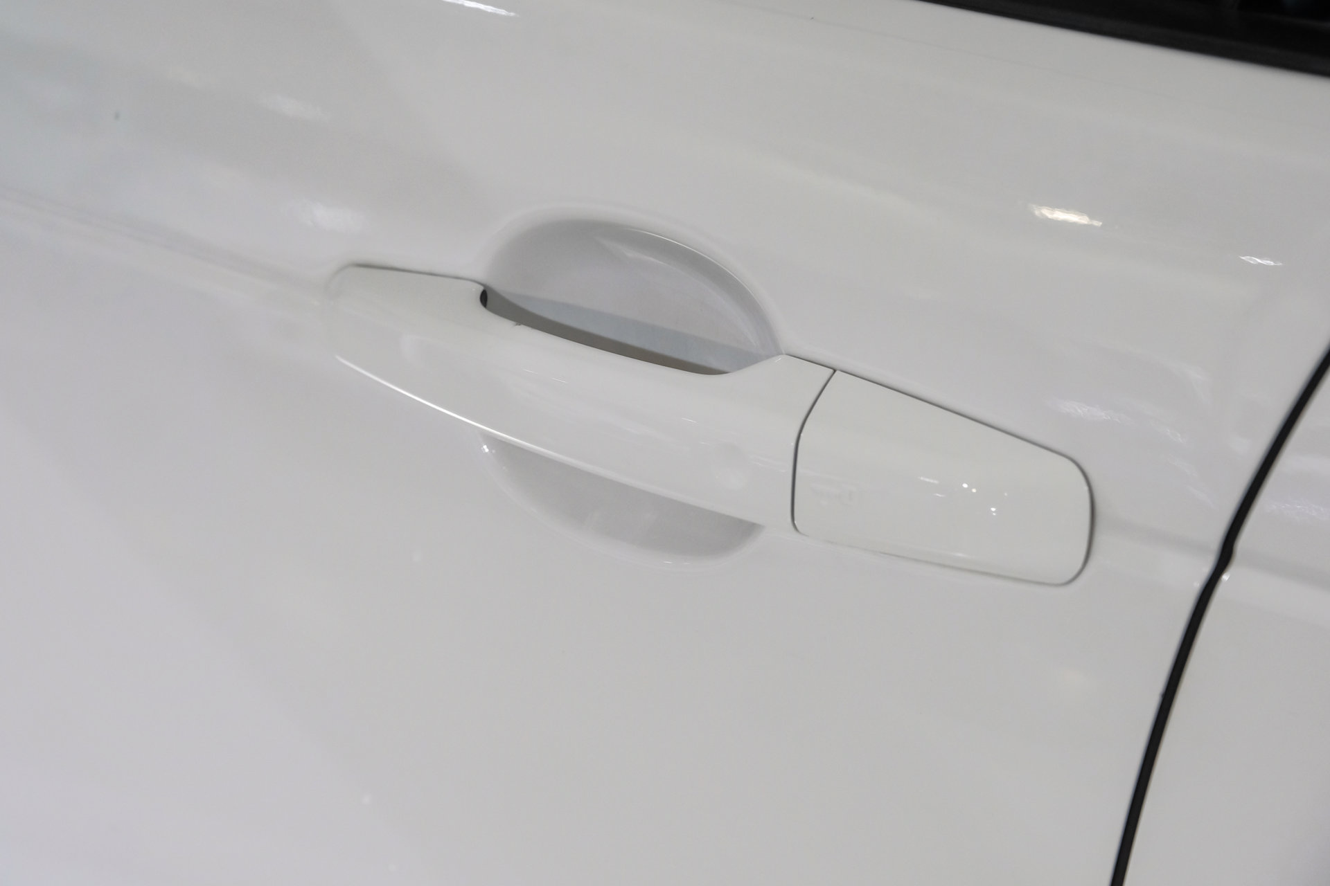 Used 2023 Land Rover Discovery S R-Dynamic AWD/4WD image 44
