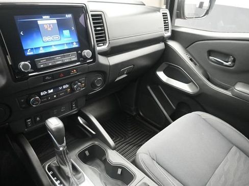 Used 2024 Nissan Frontier SV RWD image 30