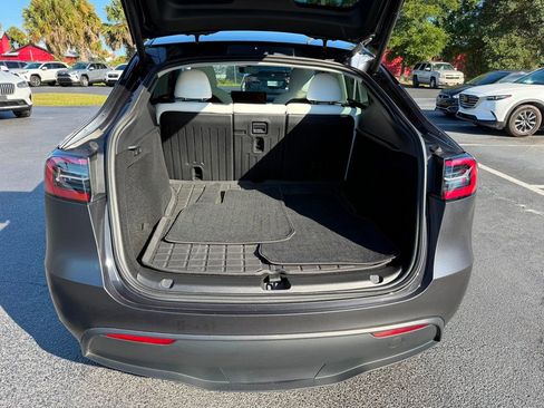 Used 2024 Tesla Model Y Long Range image 26