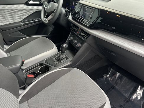 Used 2022 Volkswagen Taos S image 15