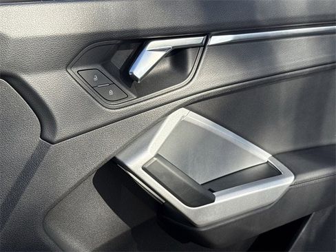 Used 2023 Audi Q3 2.0T Premium image 27