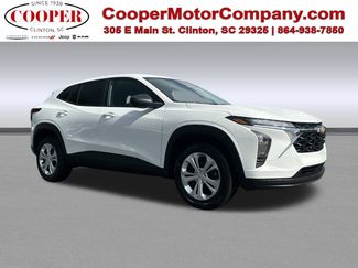 Used 2025 Chevrolet Trax LS image 1