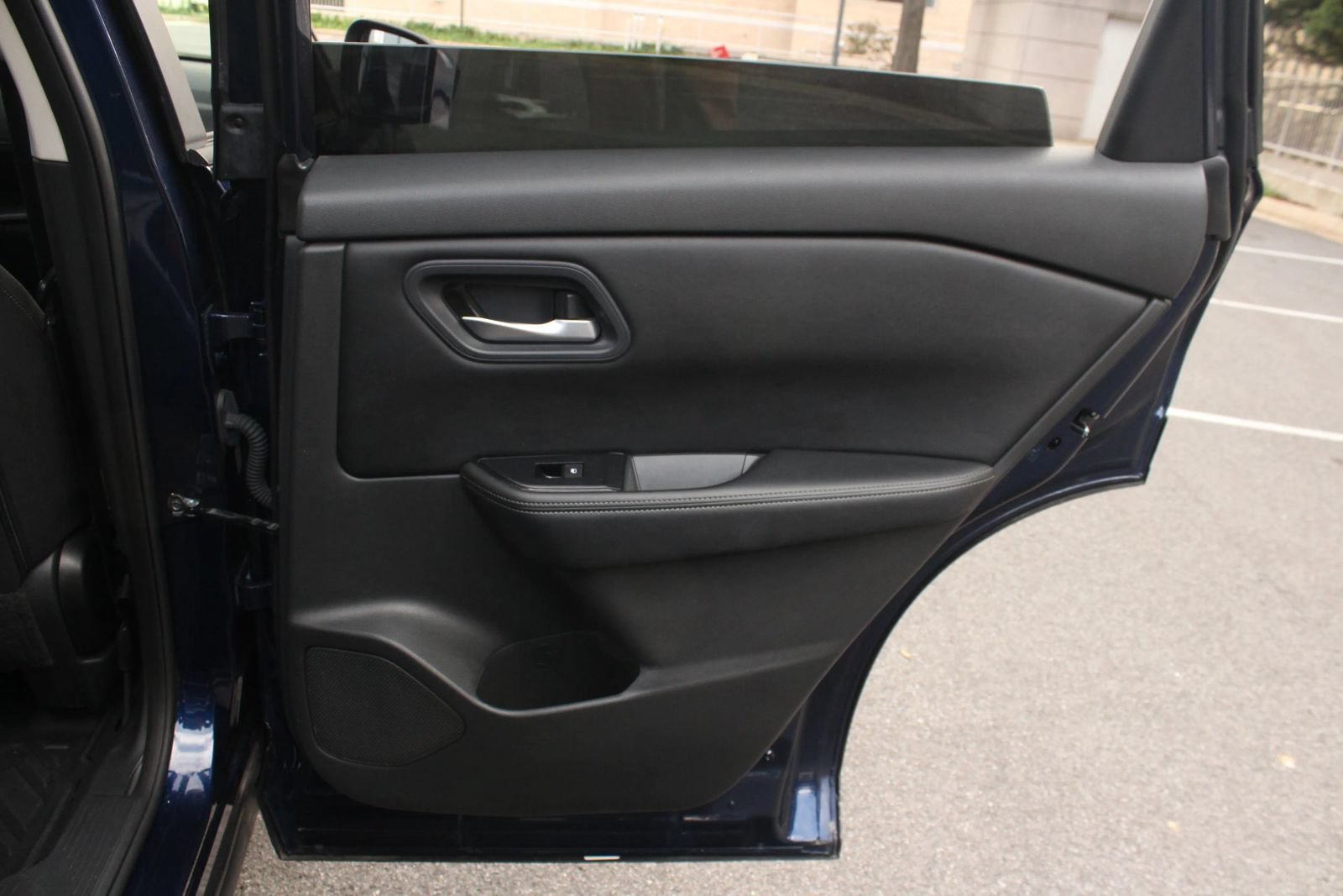 Used 2024 Nissan Rogue SV AWD/4WD image 23