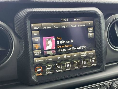 Used 2022 Jeep Gladiator Willys image 28