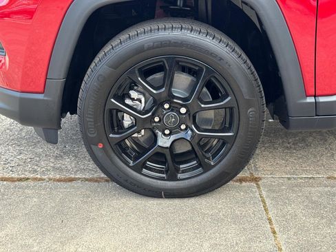 New 2026 Jeep Compass Latitude image 10