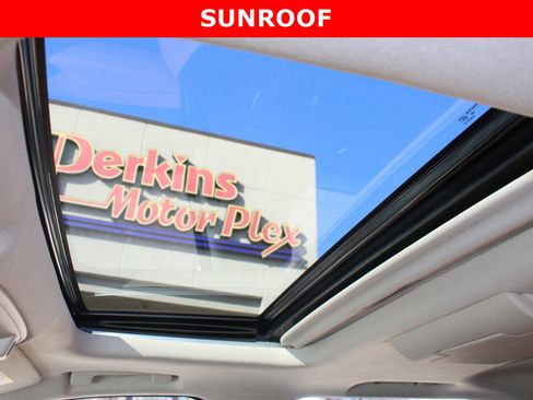 Used 2019 Cadillac Escalade Premium Luxury image 27