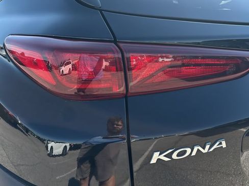 Used 2021 Hyundai Kona SEL Plus AWD/4WD image 28