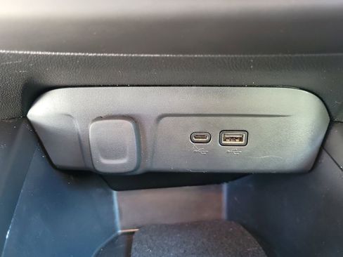 Used 2024 Chevrolet Trax RS w/ Sunroof Package image 29