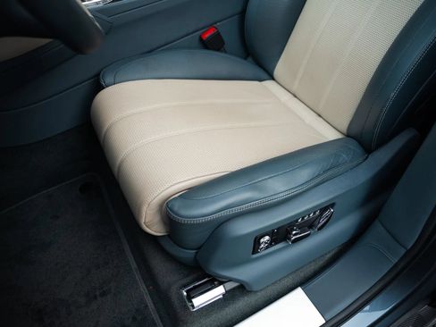 Used 2021 Bentley Bentayga Speed AWD/4WD image 29