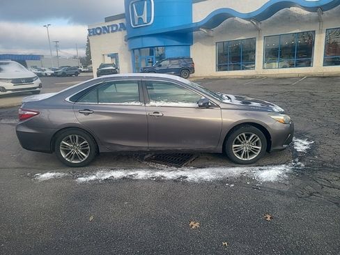 Used 2015 Toyota Camry SE image 6