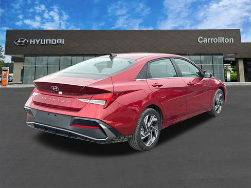 New 2025 Hyundai Elantra SEL image 6