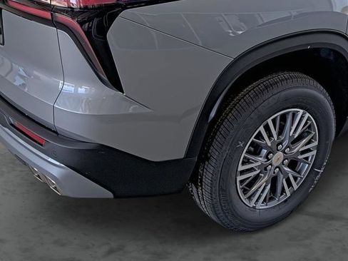 New 2026 Chevrolet Traverse LT w/ Driver Confidence Package AWD/4WD image 13