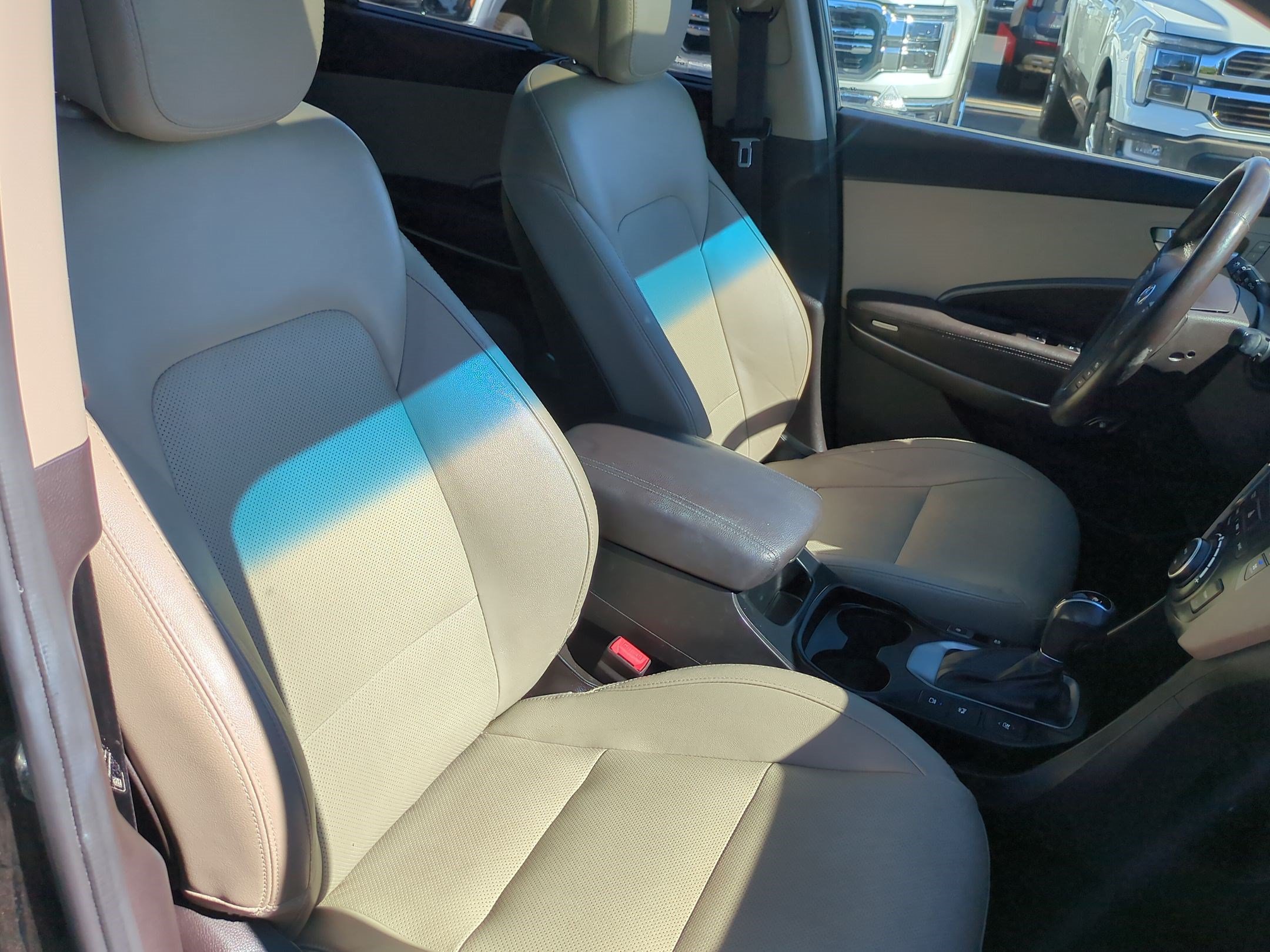 Used 2018 Hyundai Santa Fe Limited AWD/4WD image 32