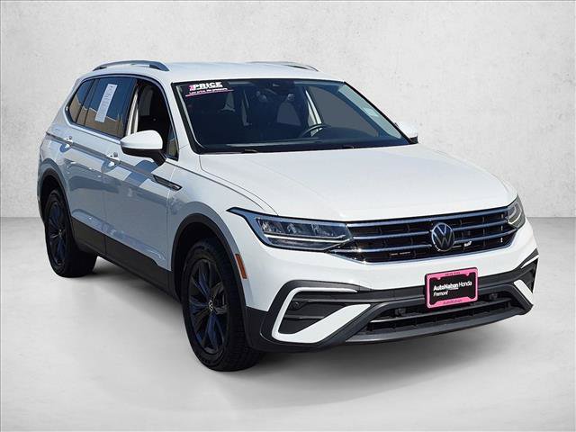 Used 2024 Volkswagen Tiguan SE AWD/4WD image 3