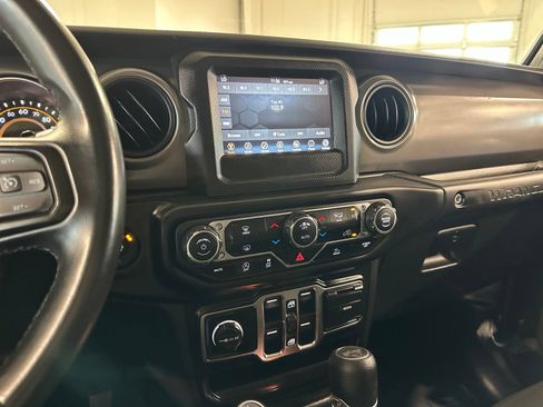 Used 2022 Jeep Wrangler Unlimited Sport AWD/4WD image 25
