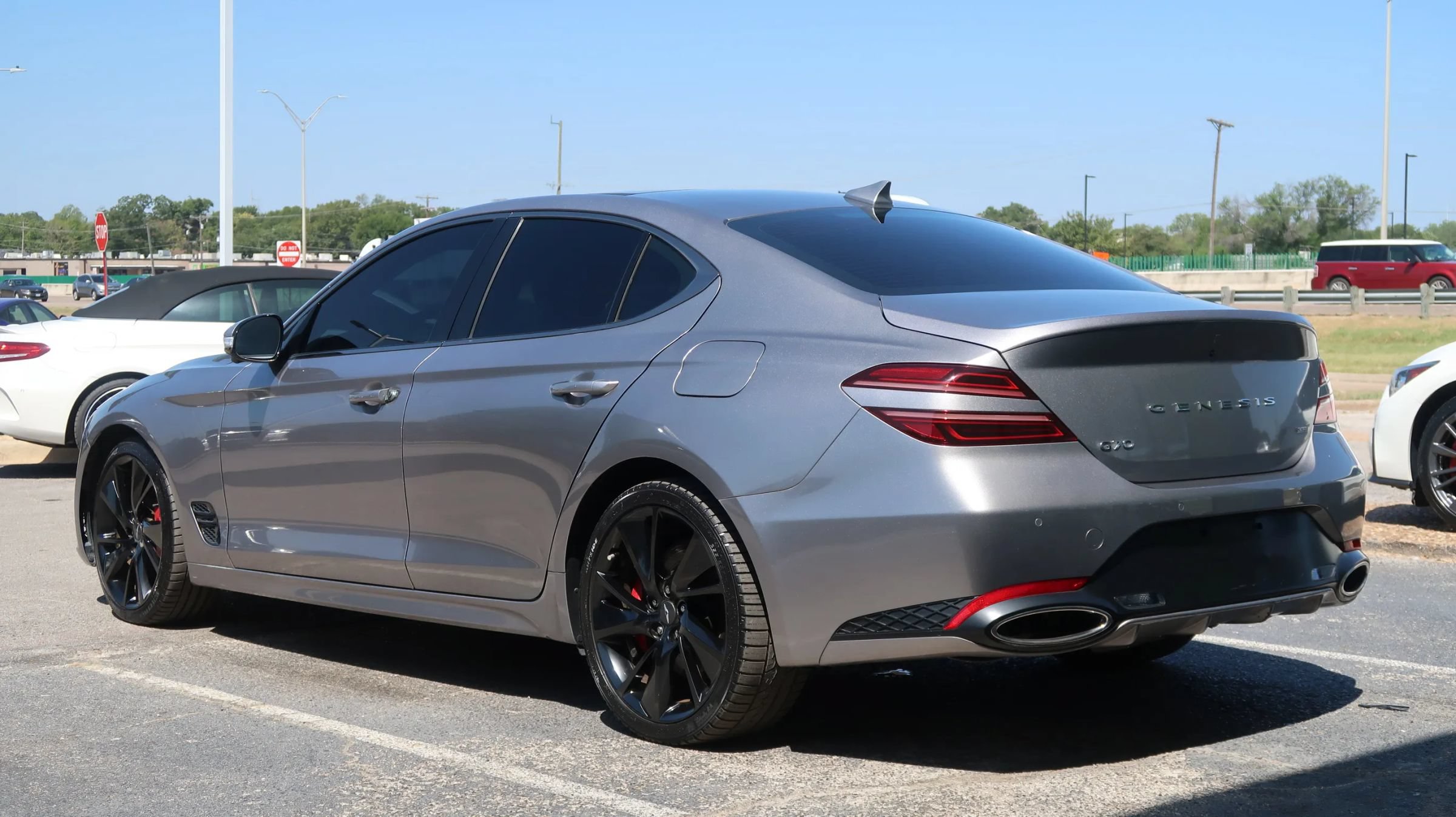 Used 2022 Genesis G70 3.3T RWD image 13