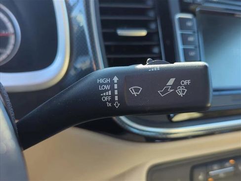 Used 2014 Volkswagen Beetle R-Line image 24