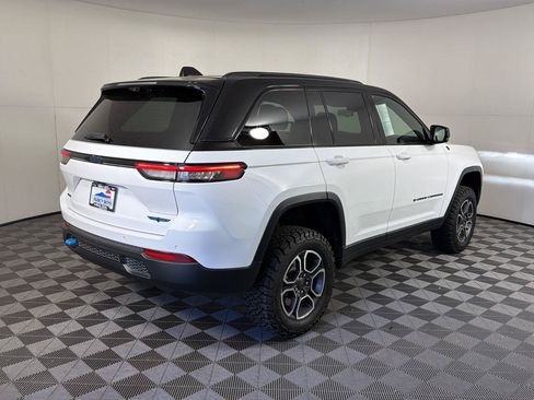 Used 2023 Jeep Grand Cherokee Trailhawk w/ Advanced Protech Group II AWD/4WD image 4