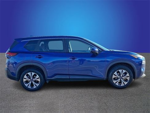 Used 2023 Nissan Rogue SV image 4