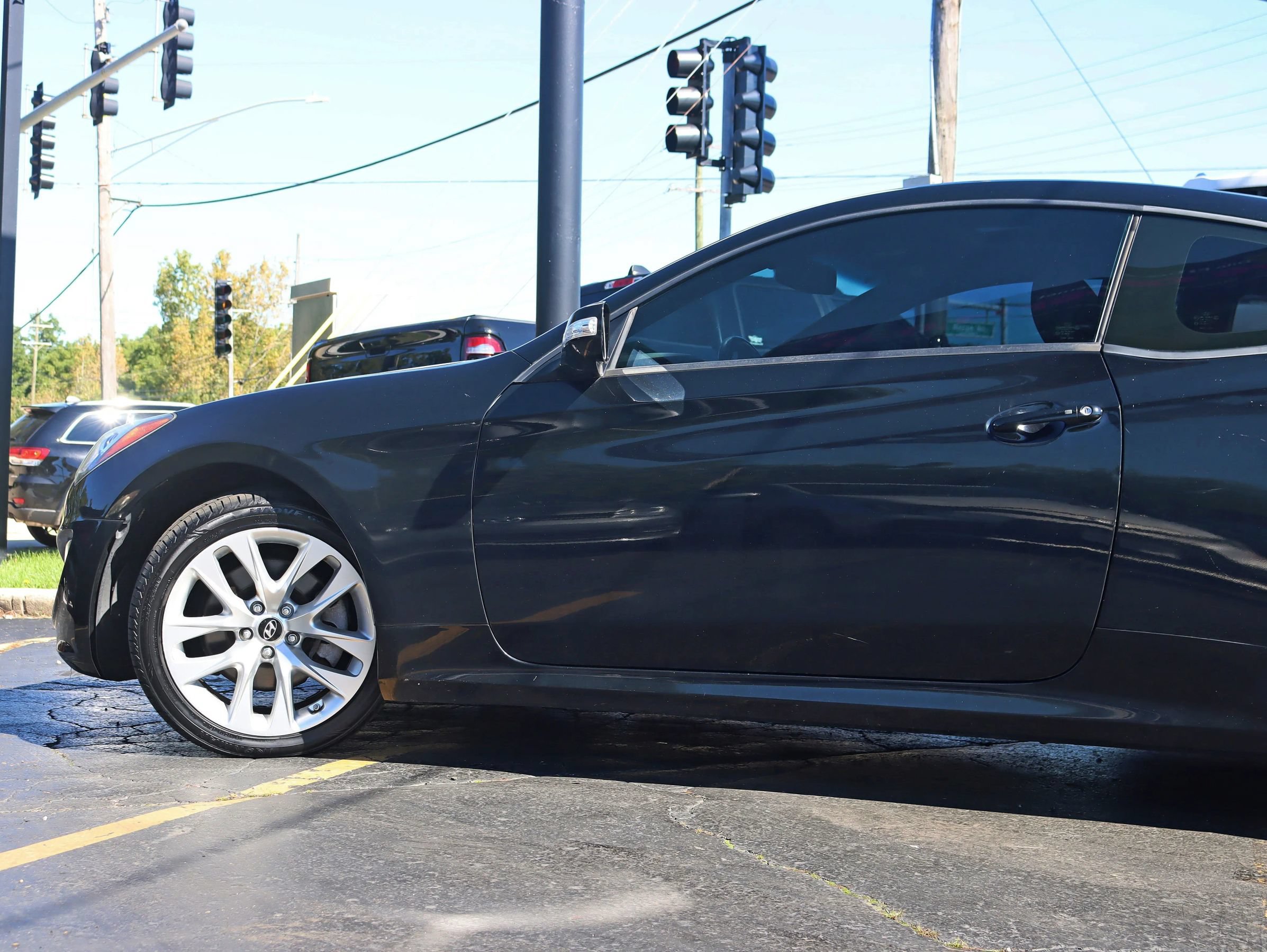 Used 2014 Hyundai Genesis 3.8 RWD image 12