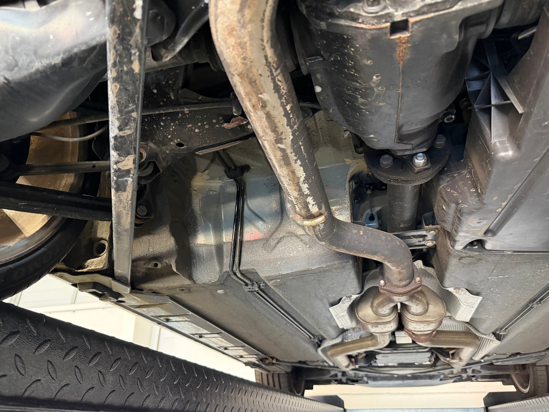 Used 2005 Chrysler Crossfire Limited RWD image 80