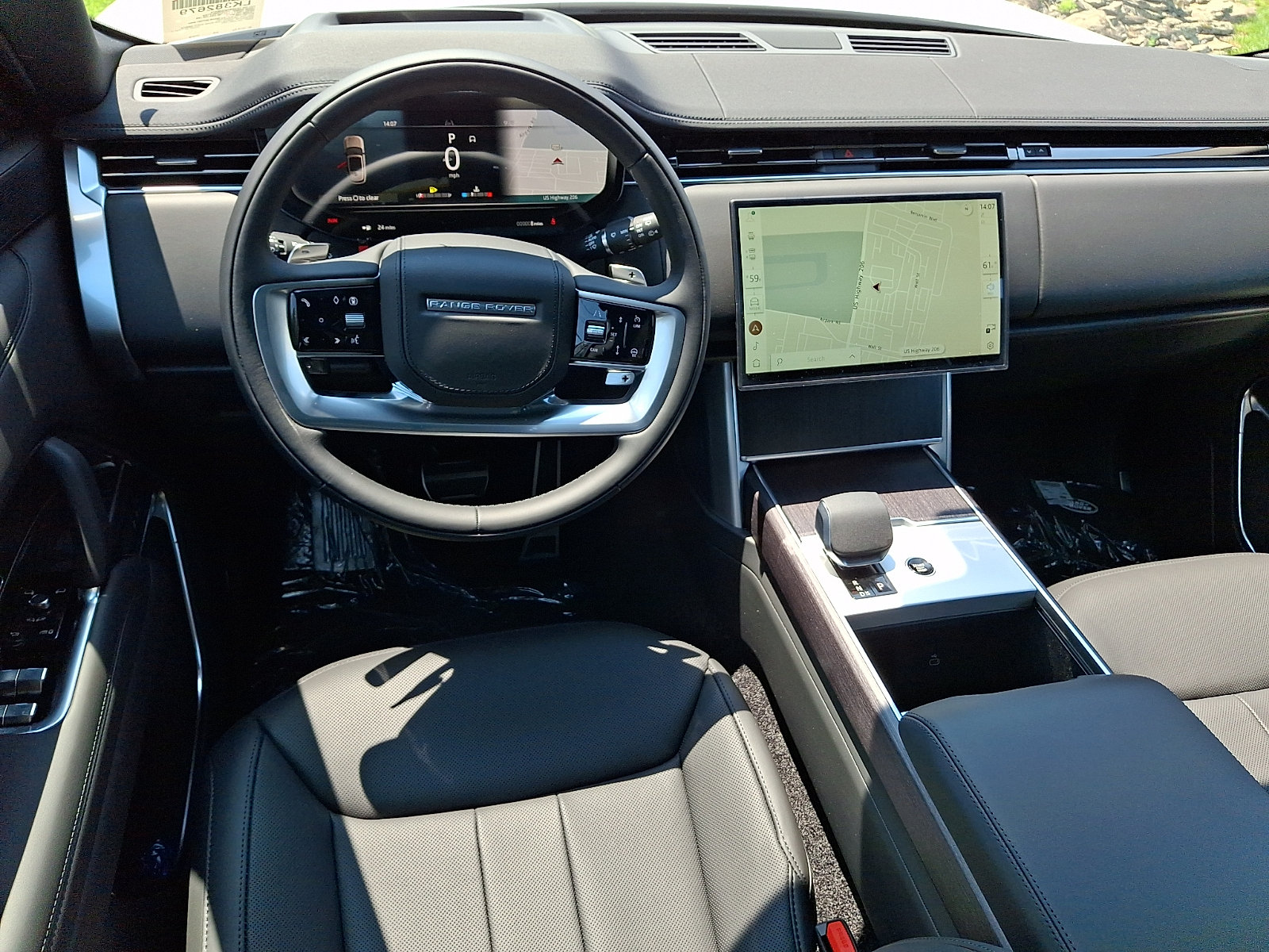 New 2026 Land Rover Range Rover Long Wheelbase SE AWD/4WD image 8