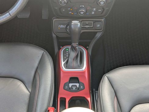 Used 2020 Jeep Renegade Trailhawk w/ Premium Leather Group AWD/4WD image 19