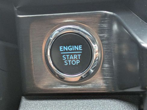 Used 2025 Ford F250 Lariat w/ Black Appearance Package AWD/4WD image 32