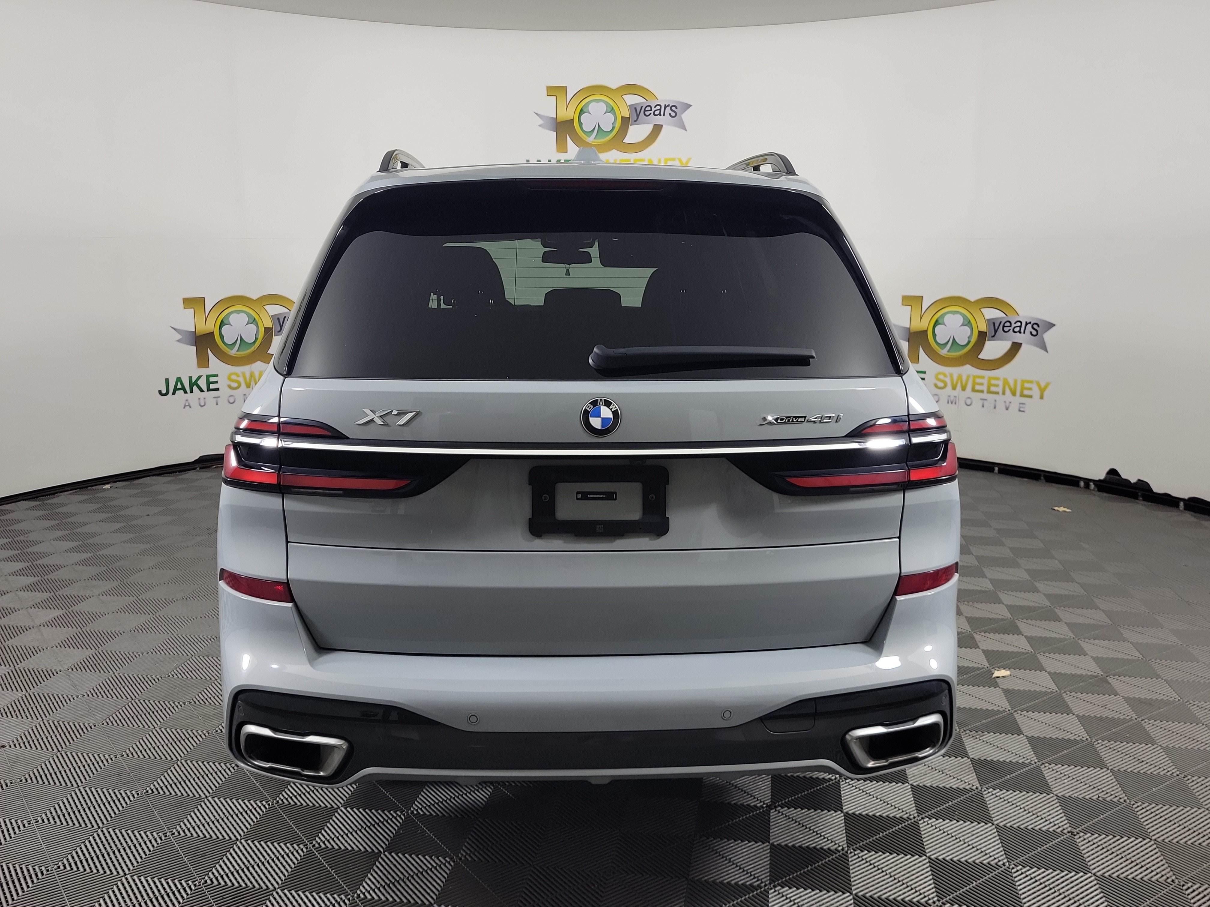 Certified 2024 BMW X7 xDrive40i w/ M Sport Package AWD/4WD image 3