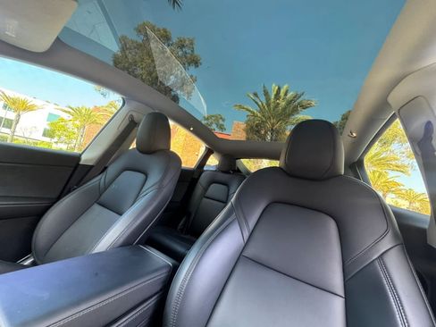 Used 2023 Tesla Model Y AWD image 31